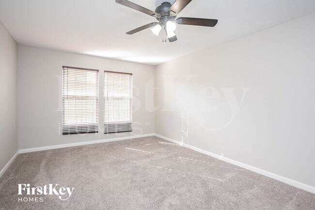 Building Photo - 10913 Miller Dr