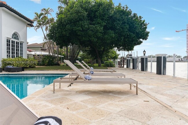 Building Photo - 1309 Middle River Dr