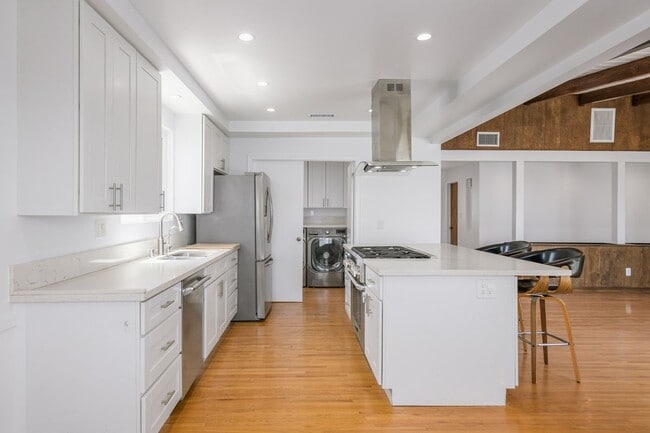 Building Photo - 4413 Don Felipe Dr