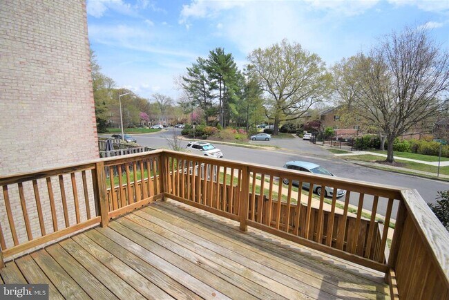 Building Photo - 8243 Cedar Landing Ct