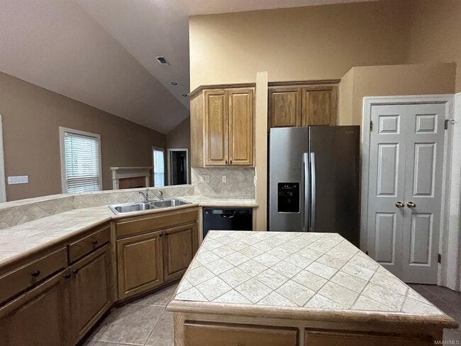 Building Photo - 8839 Sturbridge Dr
