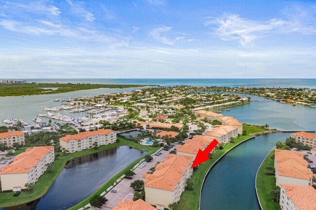 Building Photo - 7 Harbour Isle Dr E