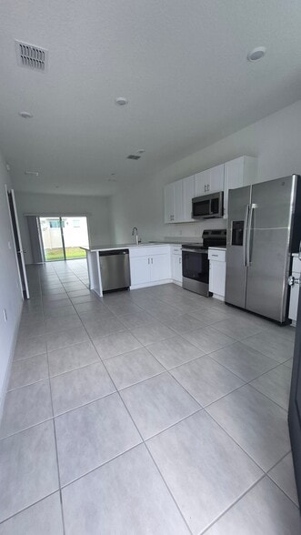 Building Photo - 3064 Skyline Lp