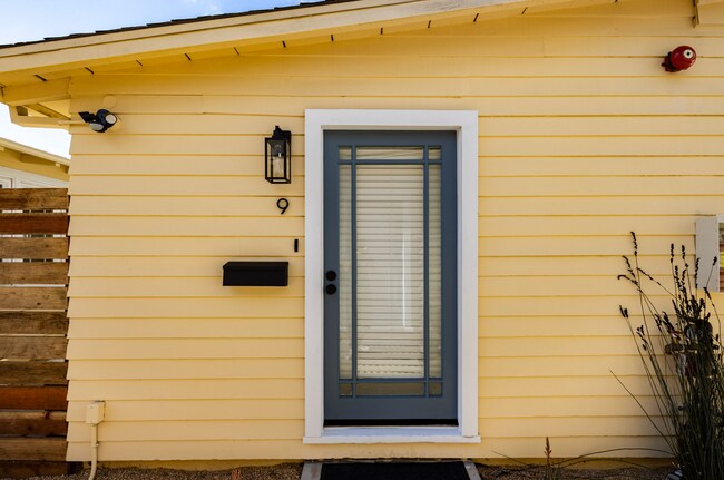 Building Photo - Studio - Downtown Santa Barbara