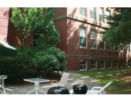 Building Photo - 48 Forest St