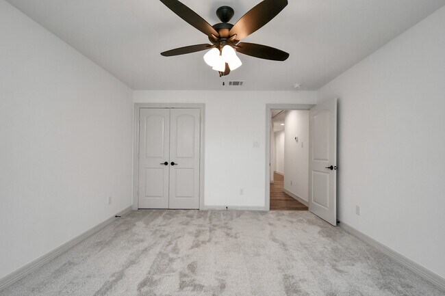 Building Photo - 1805 East Ave