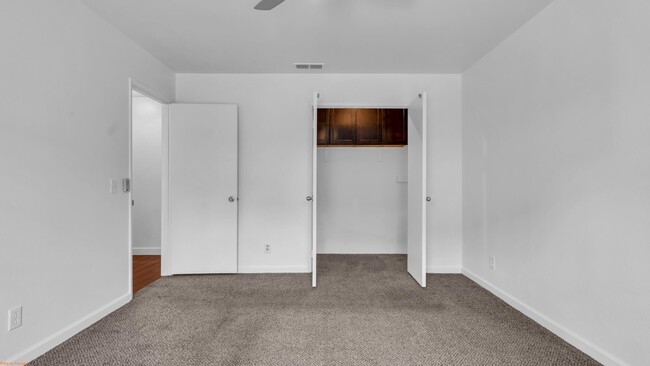 Building Photo - 53635 Avenida Bermudas