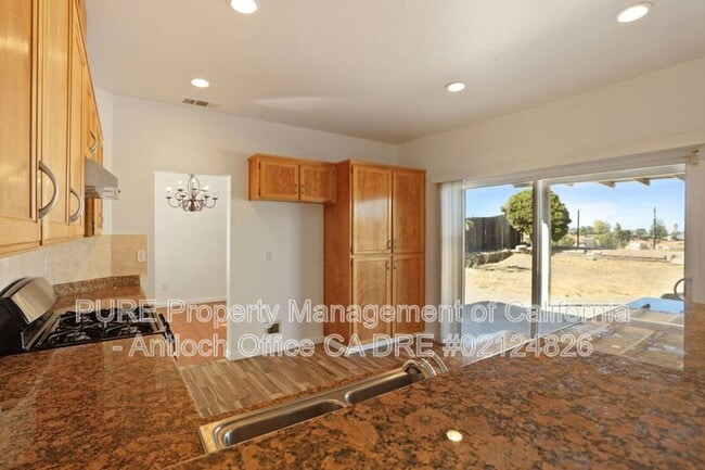 Building Photo - 2304 Yorkshire Ct