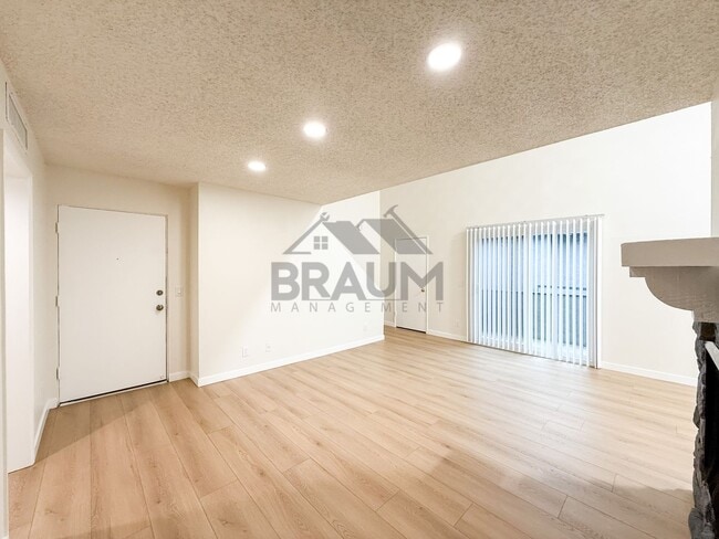 Building Photo - 13347 Victory Blvd