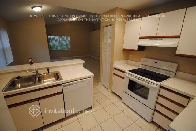 Building Photo - 2960 Tall Oak Ct