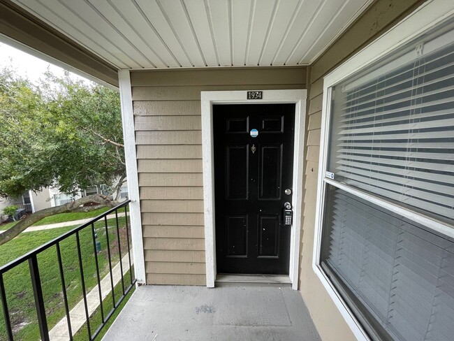 Building Photo - 1Bd/1BA Condo in Walden Palms near Millenia!
