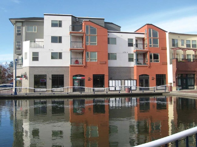 Building Photo - Tualatin Mews