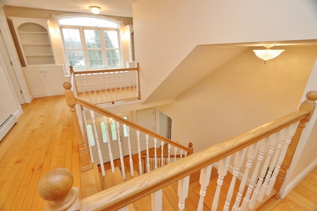 Building Photo - 21 Longmeadow Dr