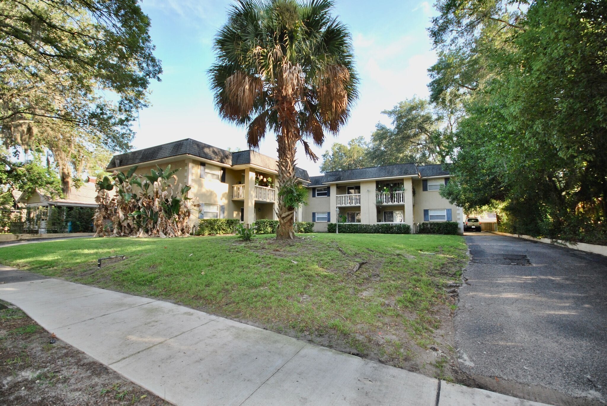 Building Photo - 637 Harwood St