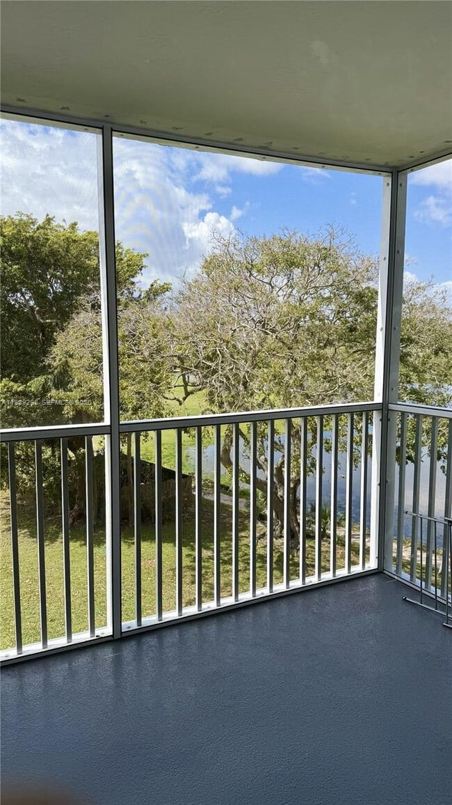 Building Photo - 2681 S Course Dr