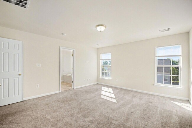 Building Photo - 1114 Ellis Ave