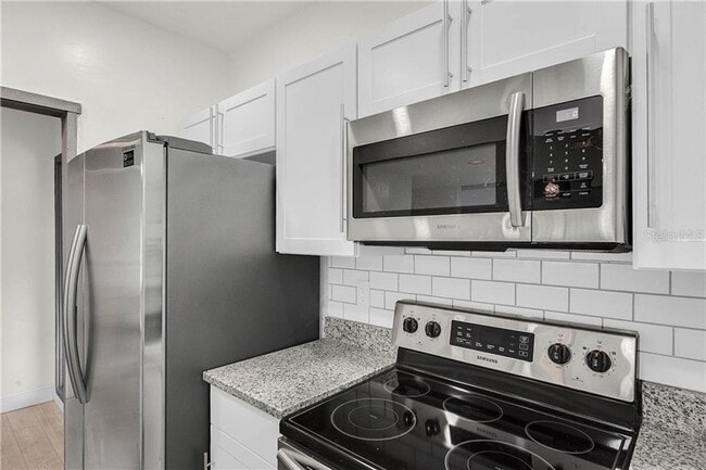 Building Photo - One Bedroom, One Bathroom Condo