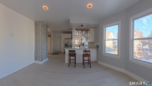 Building Photo - 75 Richardson St