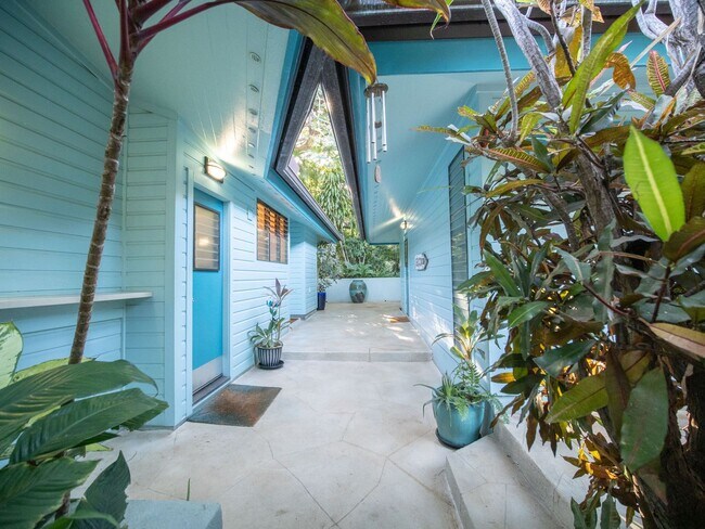 Building Photo - 3150 Waiea Pl