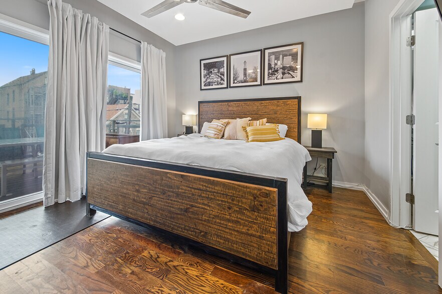 Building Photo - 2339 N Leavitt St