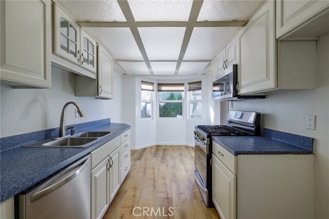 Building Photo - 10326 Vassar Ave