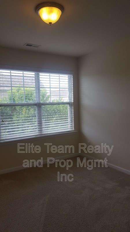 Building Photo - 11190 Bridgewater Dr