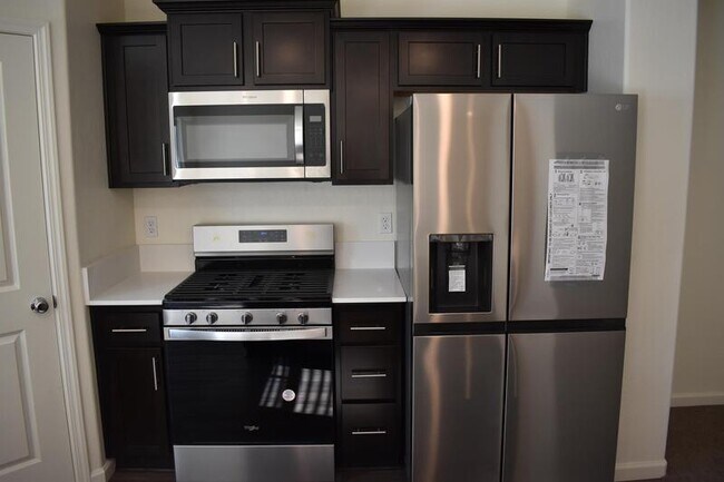 Building Photo - 4027 Bayonet Dr
