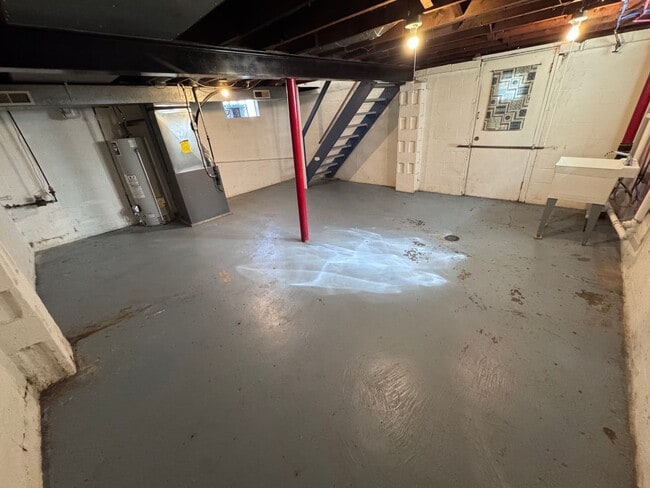 Building Photo - Updated 2-Bedroom 1-Bath House in Duquesne!!