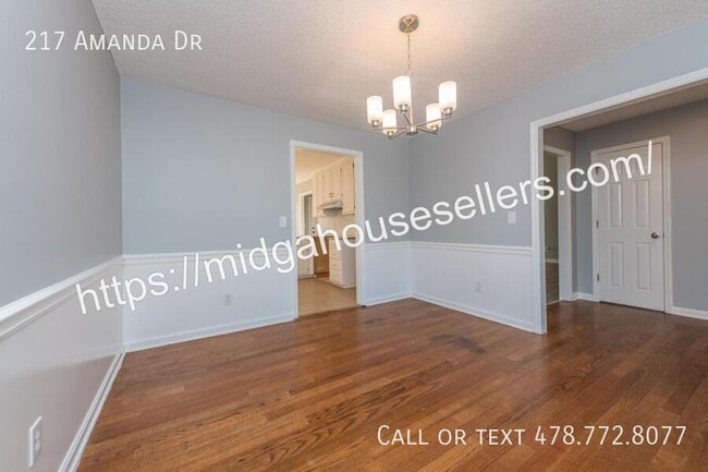 Building Photo - 217 Amanda Dr