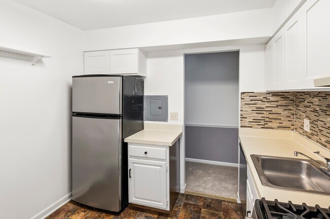 Building Photo - 5923 Tamar Dr