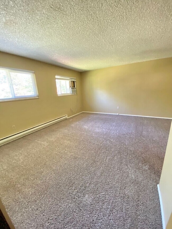 Building Photo - 464 Smithridge Park