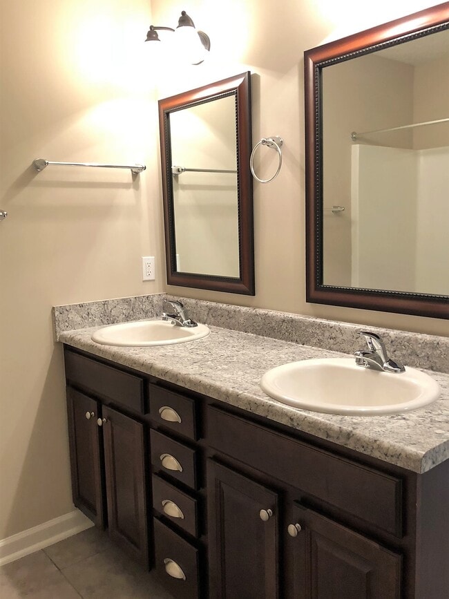 Building Photo - 3016 Ashley Lp