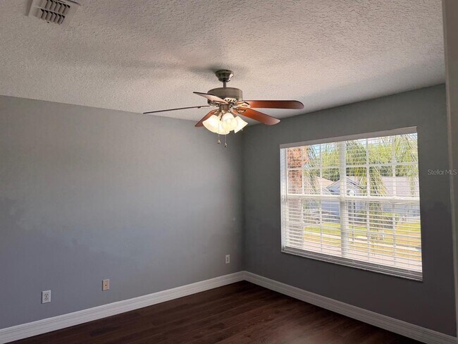 Building Photo - 5768 Los Palma Vista Dr