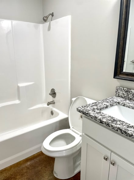Building Photo - 259 Wolf Den Dr