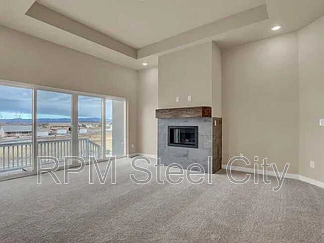 Building Photo - 753 S Laurue Dr