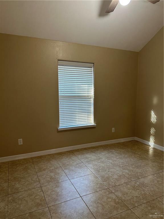 Building Photo - 34 Zuley St