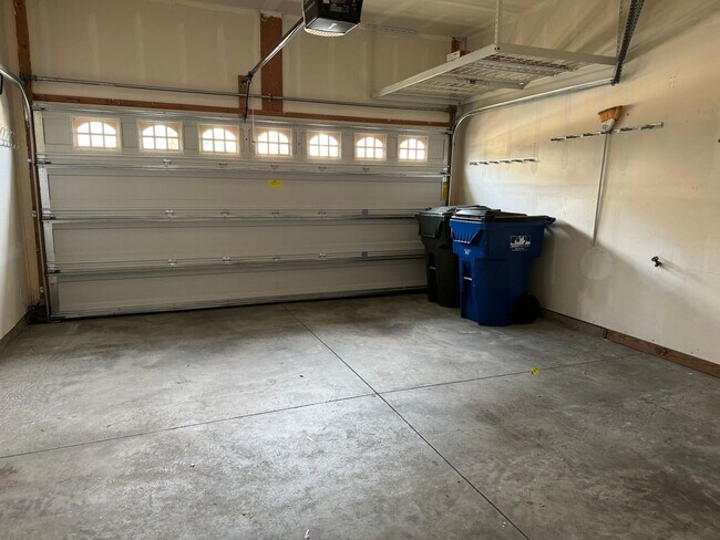 Primary Photo - 3 Bedroom Townhome in Wakefield