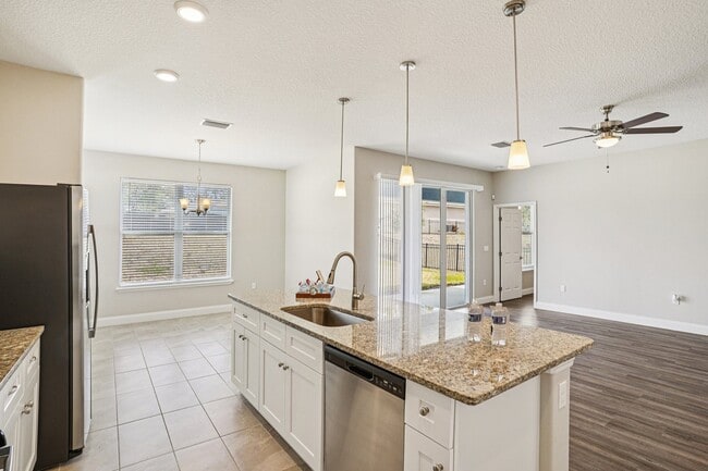 Floorplan - Eleven Oaks