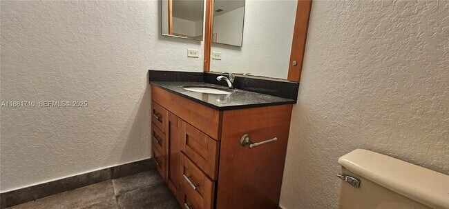 Building Photo - 6692 W Sample Rd