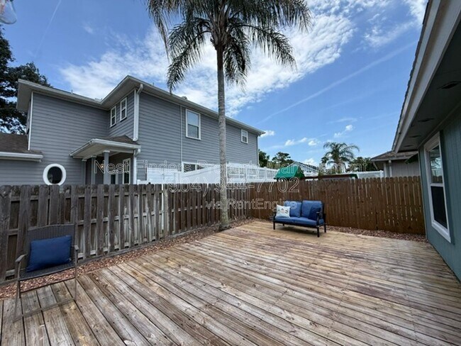 Building Photo - 1695 Evans Dr S