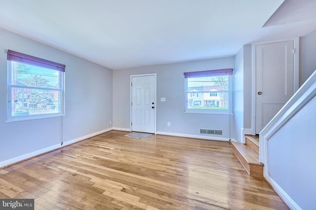 Building Photo - 2319 Riverview Terrace