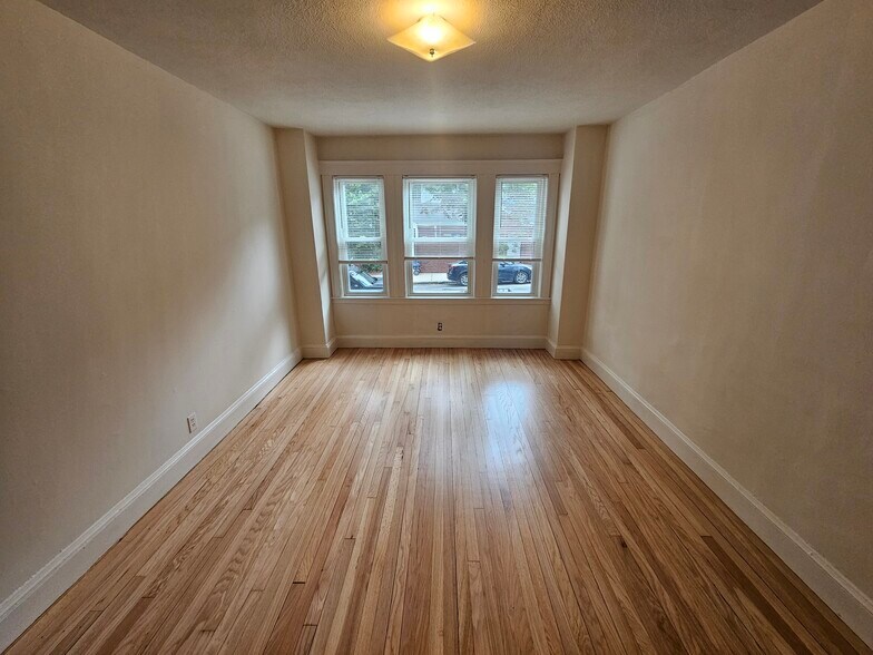 Building Photo - 63 Euston Rd