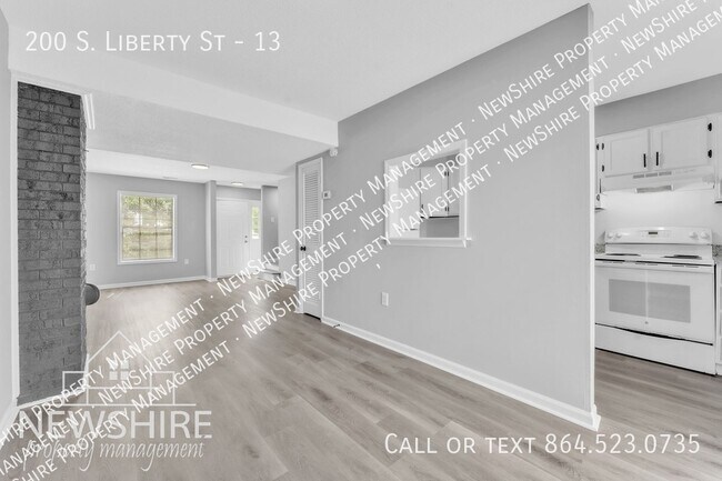 Building Photo - 200 S Liberty St