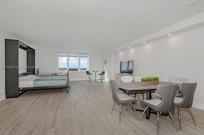 Building Photo - 2301 Collins Ave