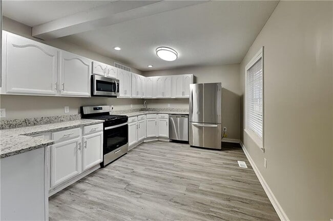 Building Photo - 35 Amber Trce