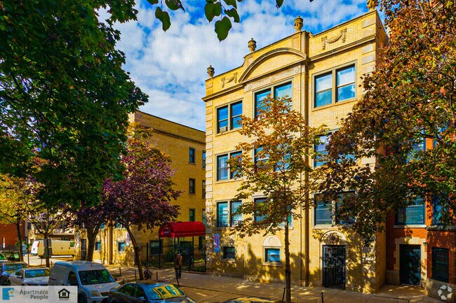 Building Photo - 520 W Surf St