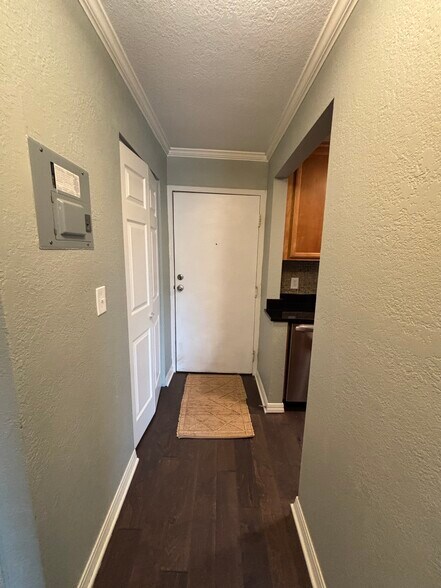 Building Photo - 3120 Hennepin Ave