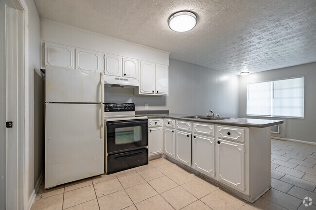 1BR, 1BA - 500SF - Twin Pines at Shirley Hills