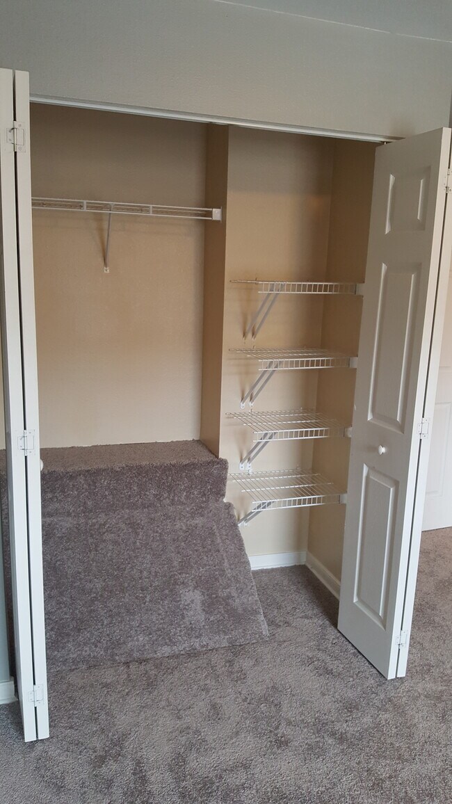 BEDROOM #2 CLOSET - 3520 E Richmond Rd