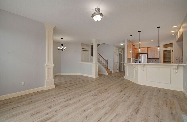 Building Photo - Beautiful 2 Story Town Home - Riverview Terrace Washougal!